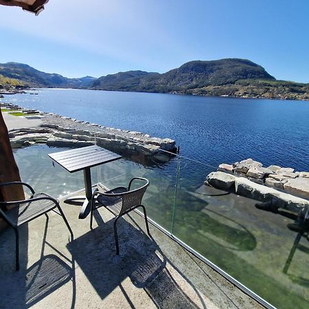 Preikestolen Panorama - Seaside Apartments Jorpeland Exterior photo