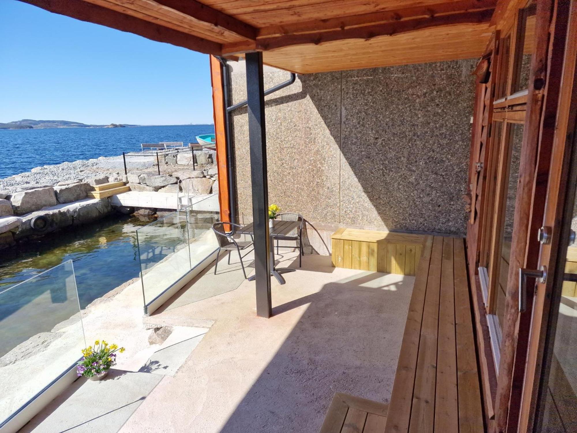 Preikestolen Panorama - Seaside Apartments Jorpeland Exterior photo