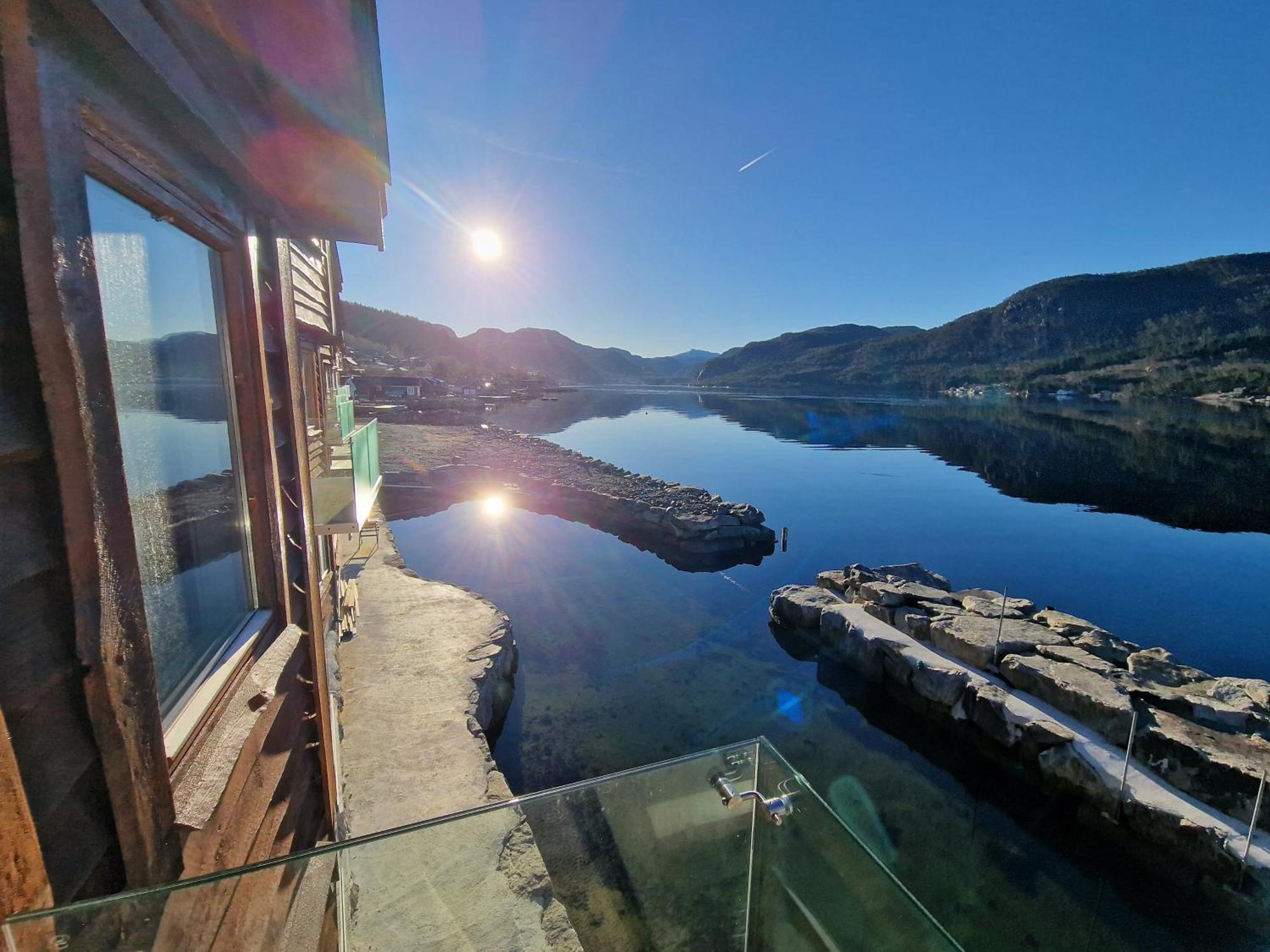 Preikestolen Panorama - Seaside Apartments Jorpeland Room photo