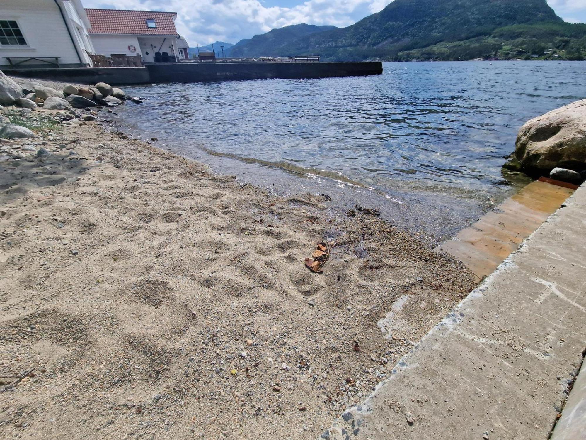 Preikestolen Panorama - Seaside Apartments Jorpeland Exterior photo