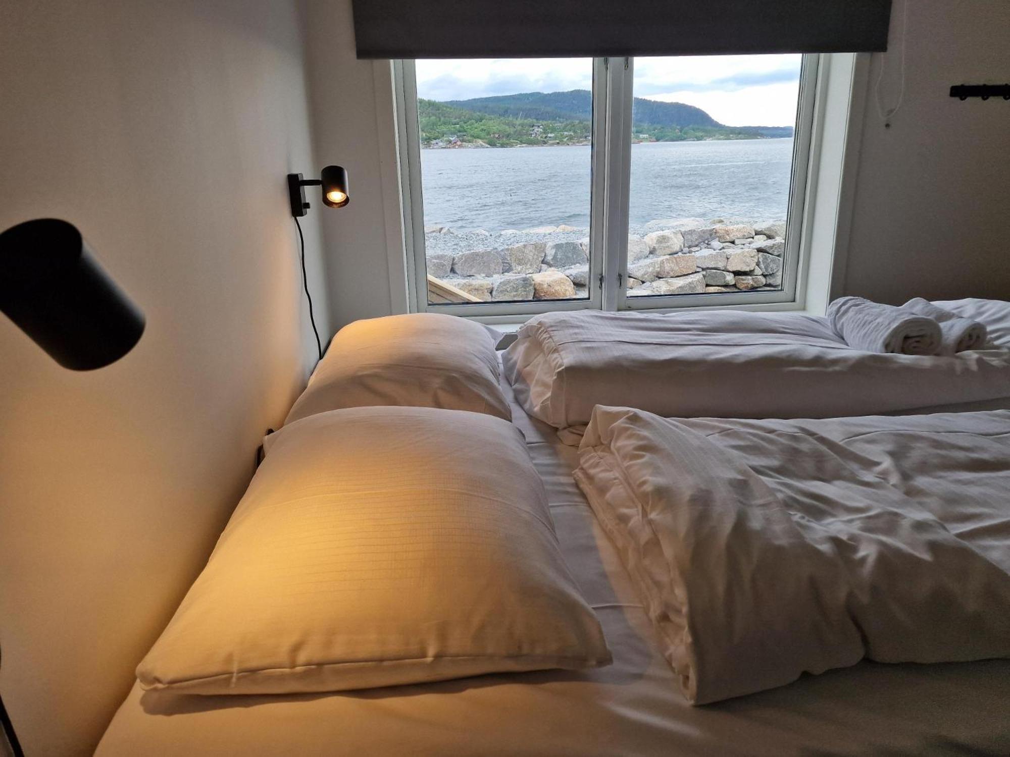 Preikestolen Panorama - Seaside Apartments Jorpeland Exterior photo